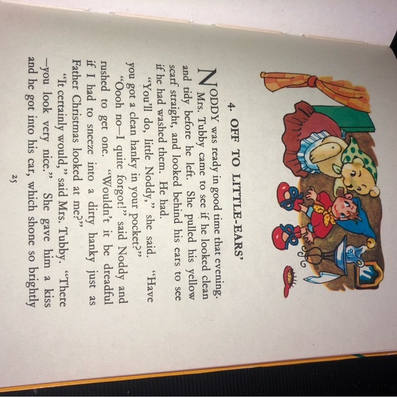 Noddy Meets Father Christmas Book - Yellow Cover - Picture 7 of 10